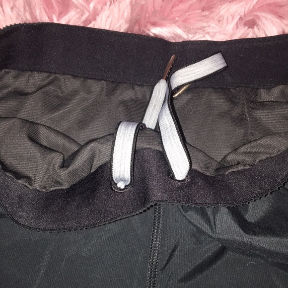 Lululemon Run : Roll down Shorts - Picture 7 of 8